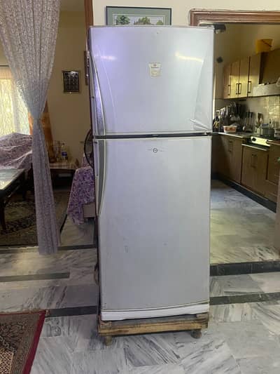 Dawlance ka original double door fridge for sale.