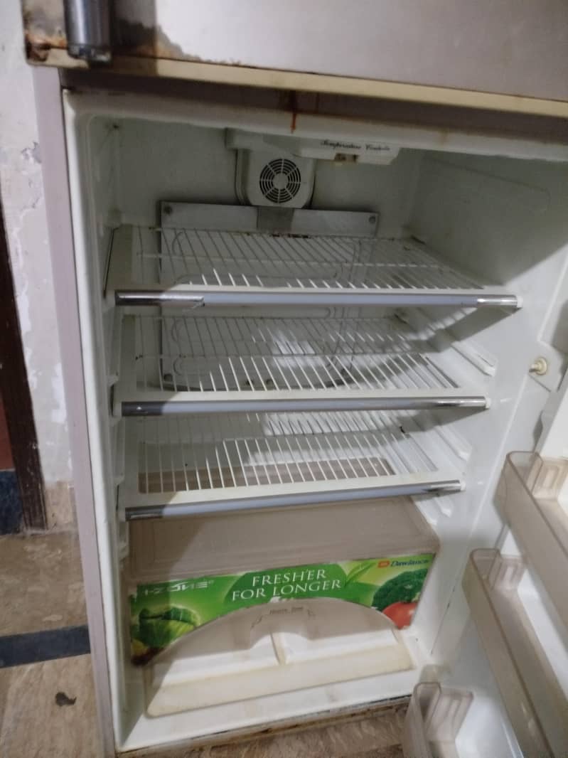 dawlance fridge Normal condition 2
