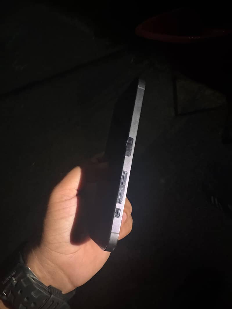 iphone 14 PM 4
