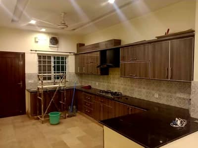 50x90 Kanal triple story House for Sale G-13/2