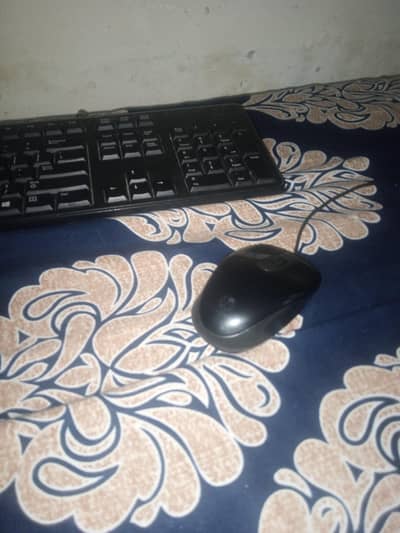 this is a hp touch smart 600