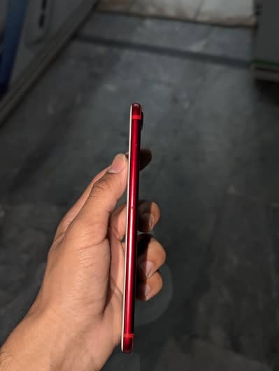 iPhone 7 plus (red product)