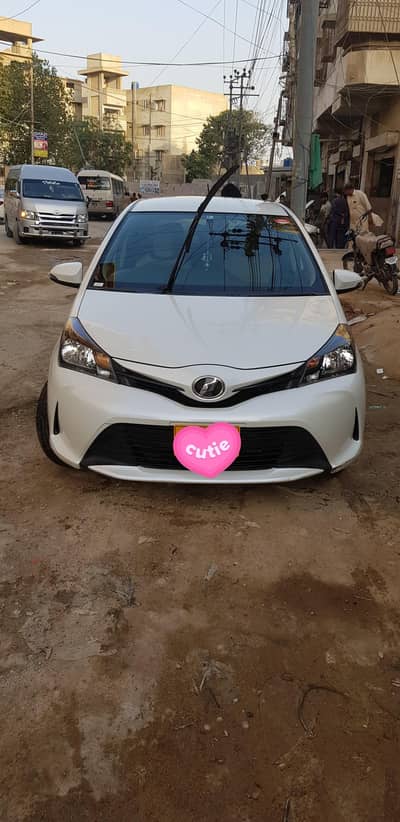 Toyota Vitz 2014 pearl white