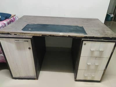 Office table