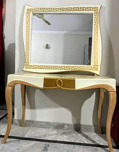 White and Golden Console with mirror . urgent sale