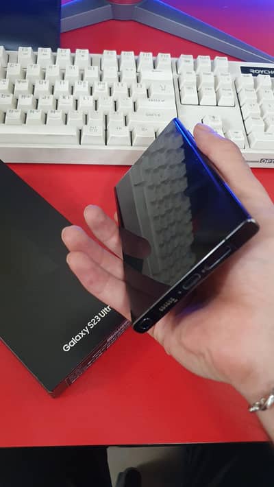 S23 ULTRA 12GB / 256 GB