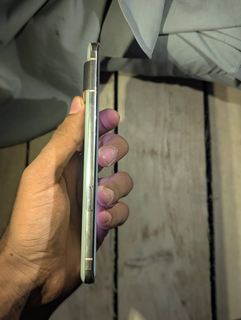 Google pixel 7 pro 4