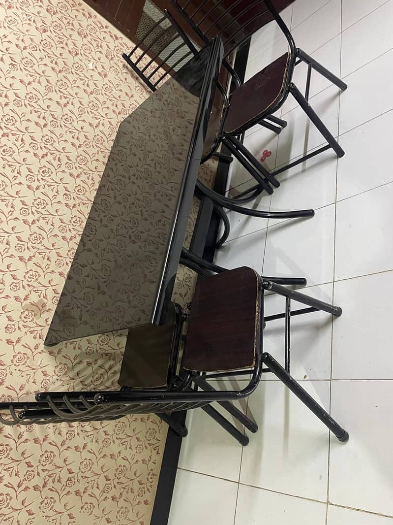 dinning table set good condition 2