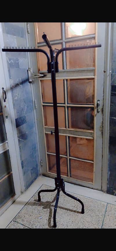 Affordable cloth rack/stand
