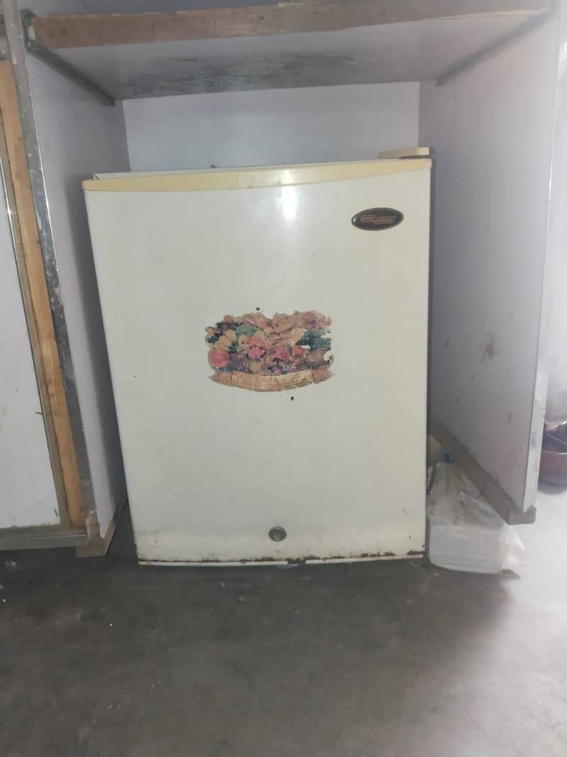 small fridge 0