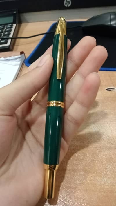 Pilot Capless fountain pen with black plated gold nib