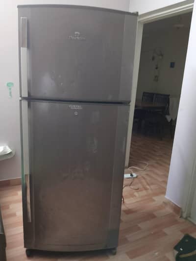 Dawlance 18 Cubes Large Size Good Condition