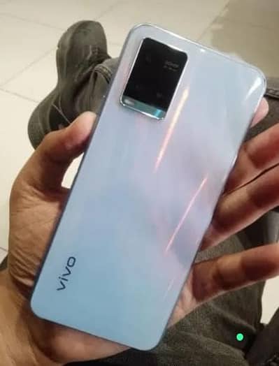 vivo Y21T with box and charger