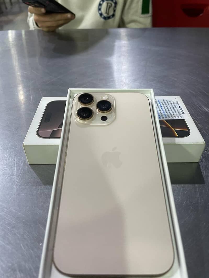iPhone 16 pro max 0