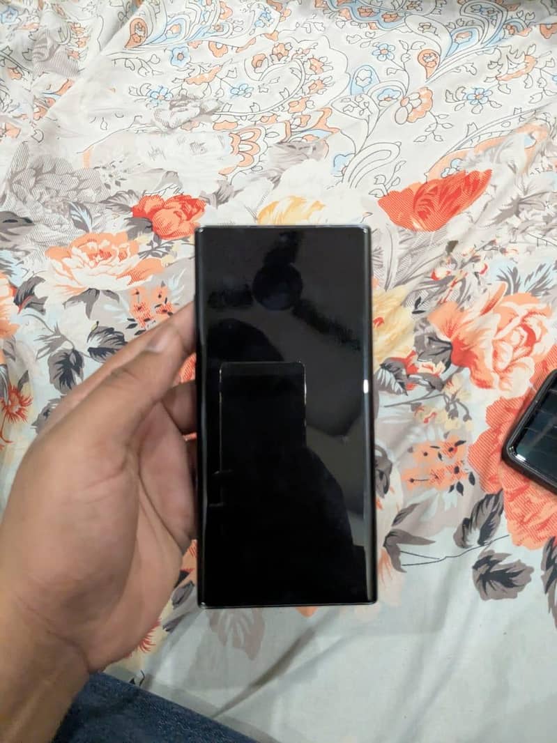 NOTE 10 PLUS 1