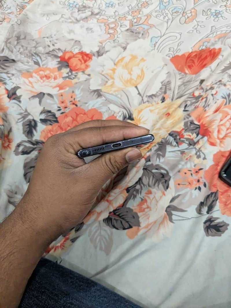NOTE 10 PLUS 4