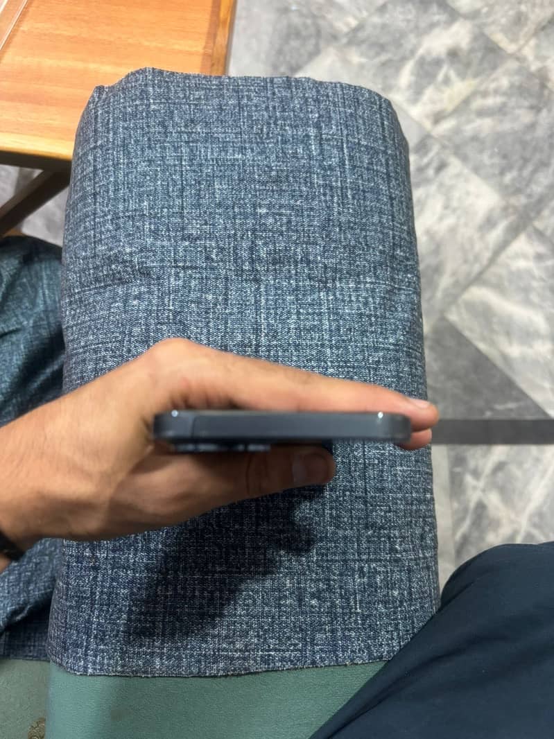 iPhone 12pro max 4