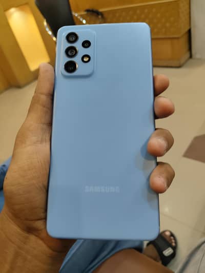 SAMSUNG A72 8GB 128GB WITH BOX AND CHARGER