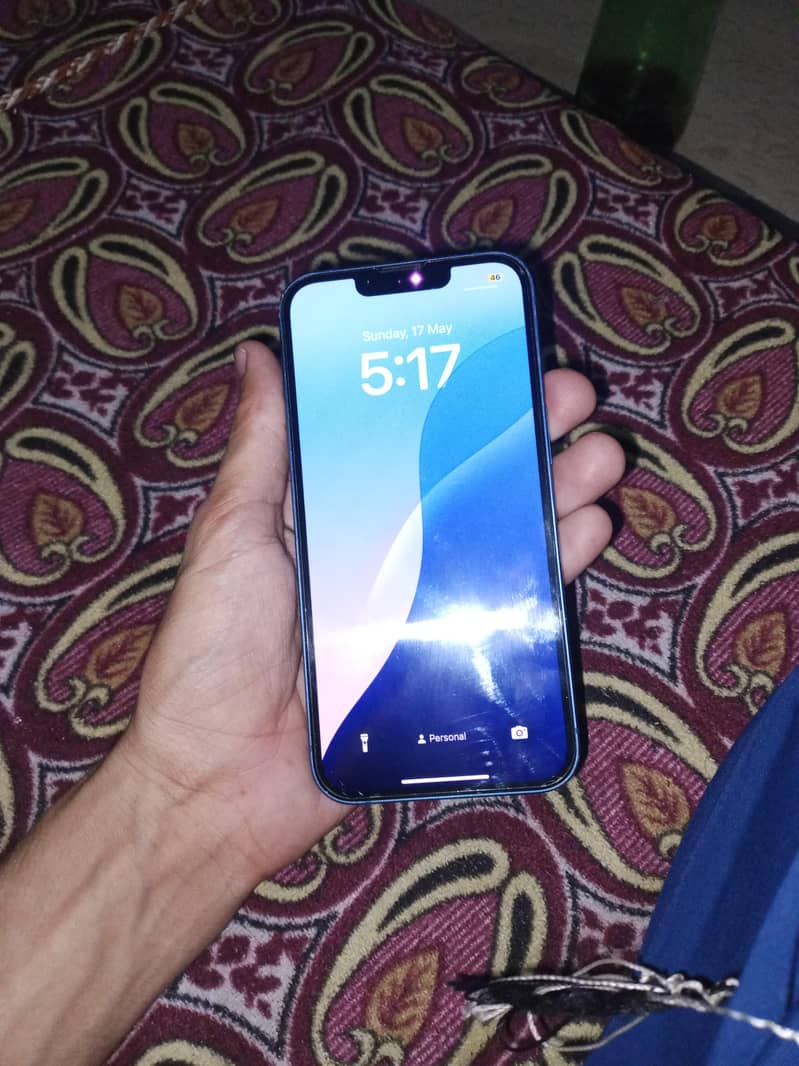 iPhone 13 0