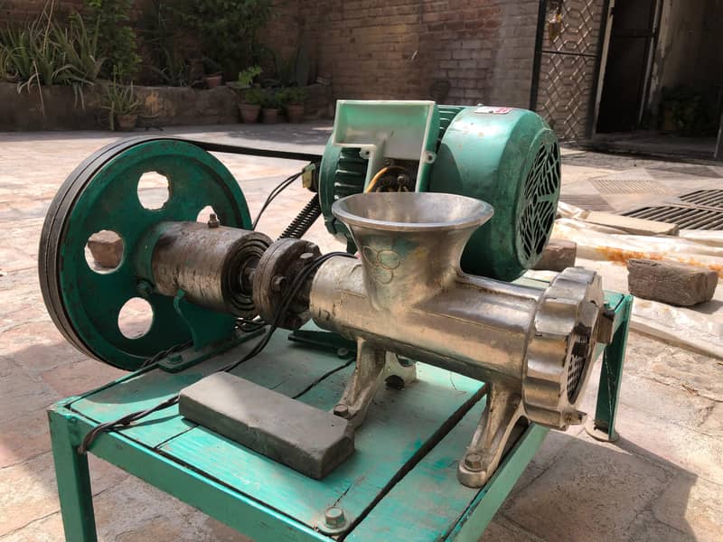Qeema machine 0