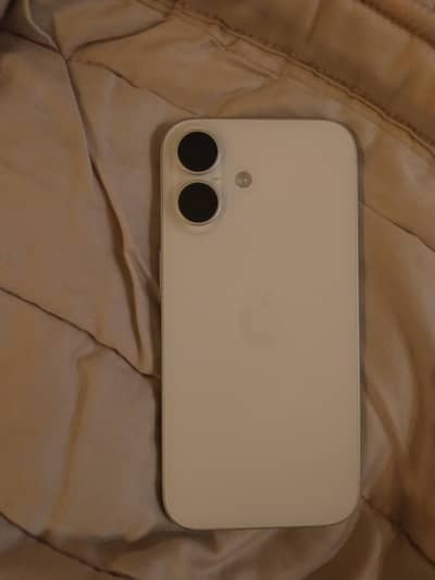 I phone 16 100% battery health no scratch