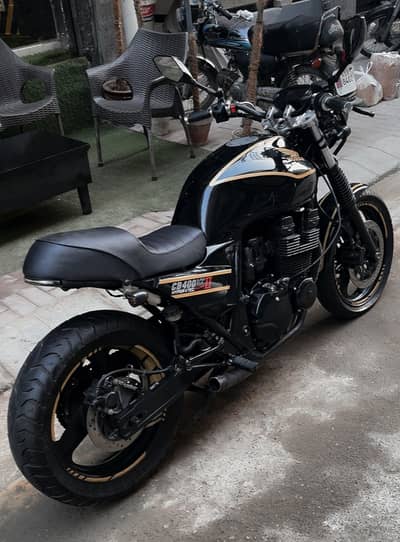 Heavy Sports Bike Honda CB400cc superfour !!