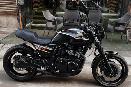 Heavy Sports Bike Honda CB400cc superfour !!