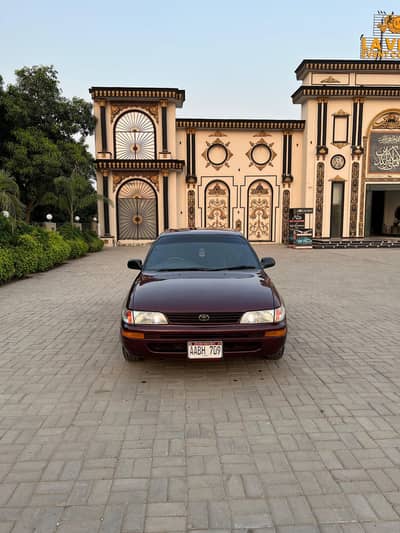 Toyota Corolla XE 2000