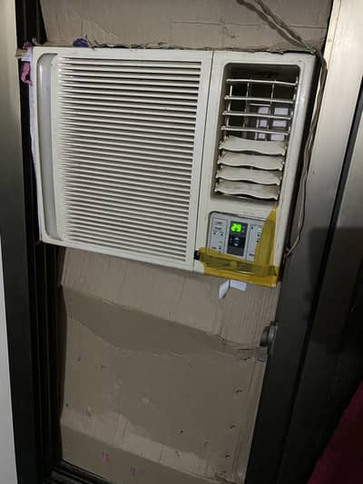 Window 0.75 ac ye solar plat pe bhi chal skta he 400watt ki 2 plats