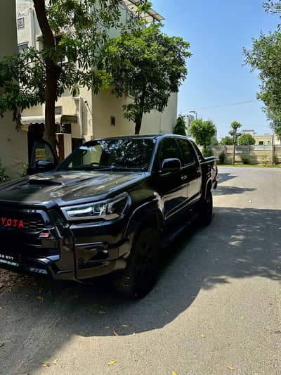 HILUX VIGO AUTOMATIC 3.0 Thai