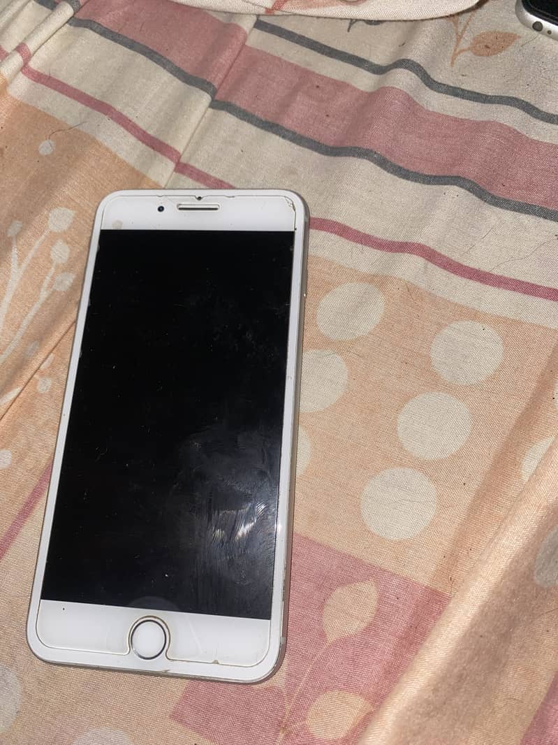 Apple iPhone 8 Plus 0
