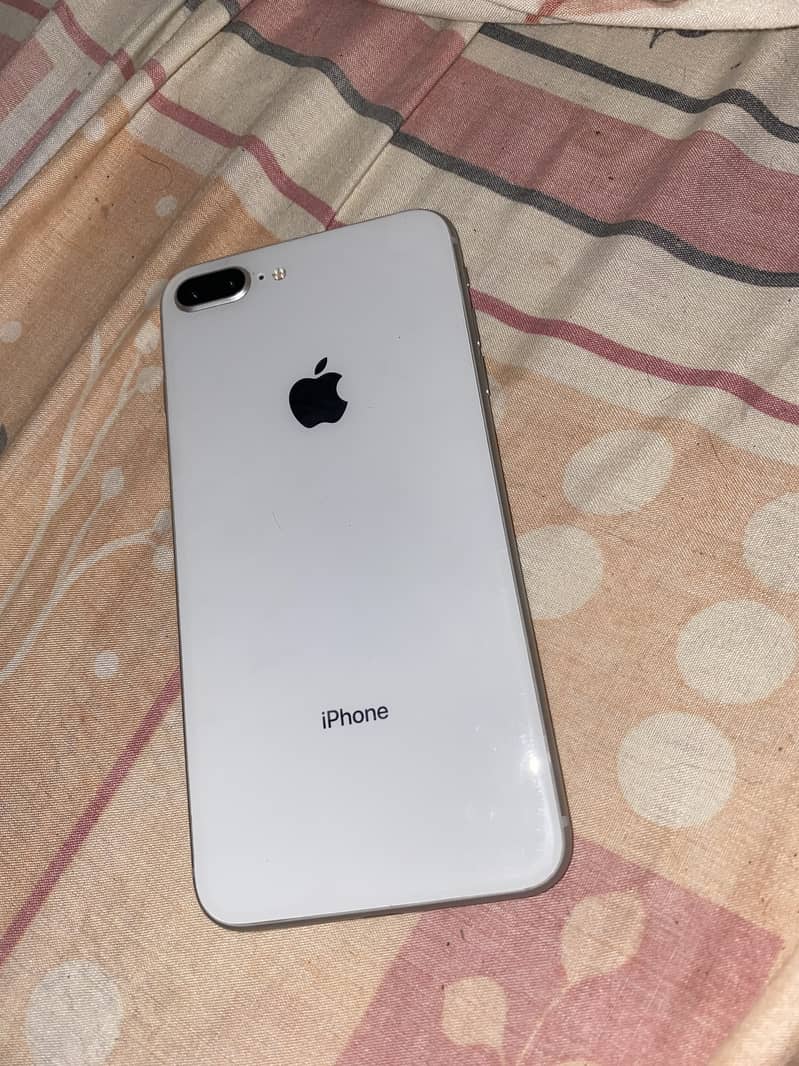 Apple iPhone 8 Plus 1