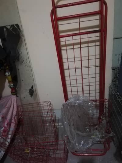 medium size stand with 3 tarra