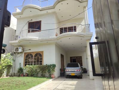 333 Sq Yard Bungalow Block 4 Gulshan