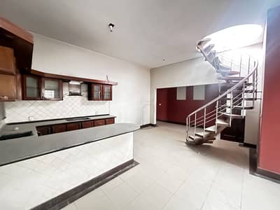 400 Square Yard Double Storey 3bed Dd Each Floor