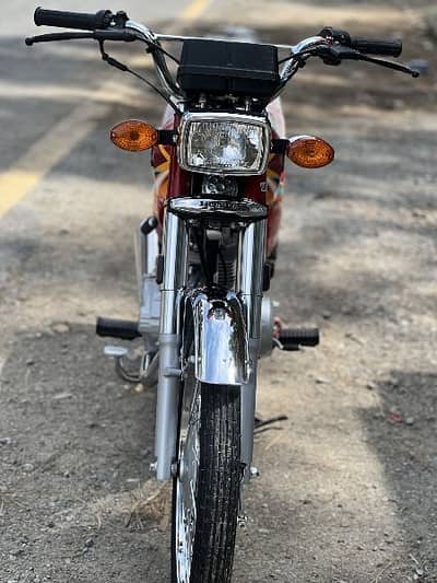 26model bike for sale 400km chala hoha vocher ma ha