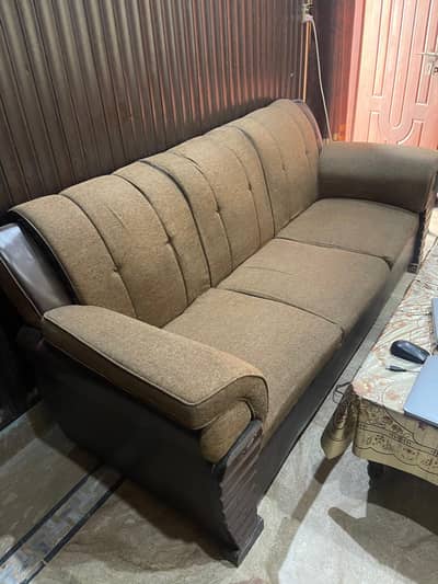 5 SEATER SOFA SET - NEW CONDITION 10/9.5