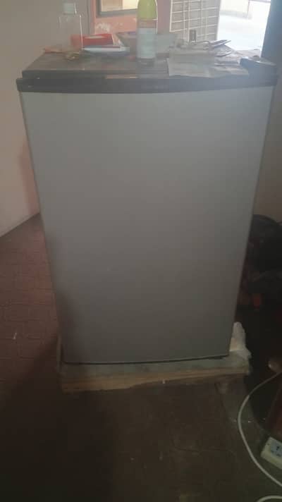 Downlance fridge