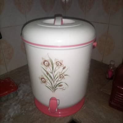 un used water cooler size 8\10 kg