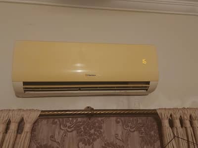 Dawlance 1 Ton non inverter split Ac