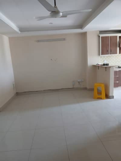 Two bedrooms unfurnished flat available for rent in E11 2