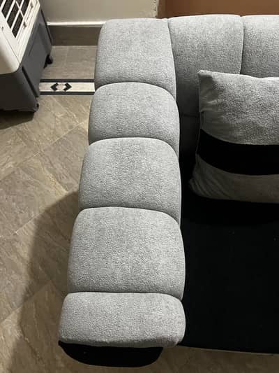7 Seater L Shape Soofa Towel Fabric silver & Black contrast.