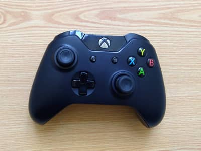 XBOX ONE Original Wireless Controller (Model: 1697)