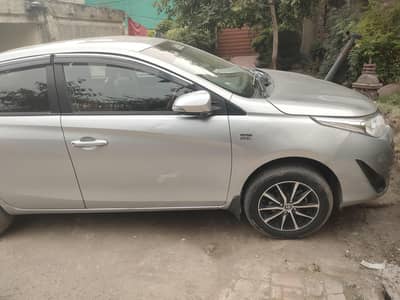 Toyota yaris 1.3 ativ