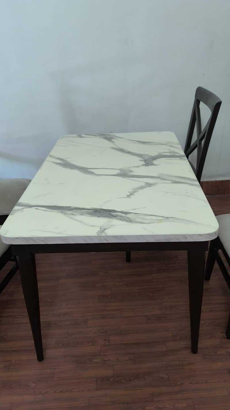 Four seater dinning table 2