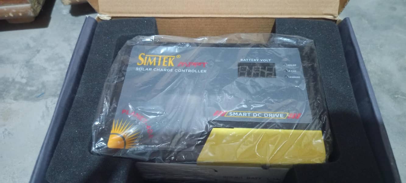 Simtec Solor Charger Controller 0