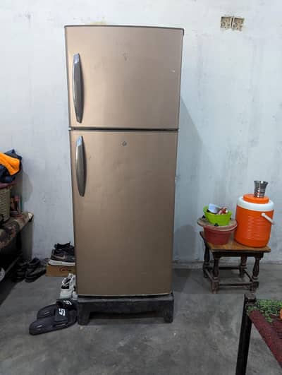 Haier medium size Model HRF 305