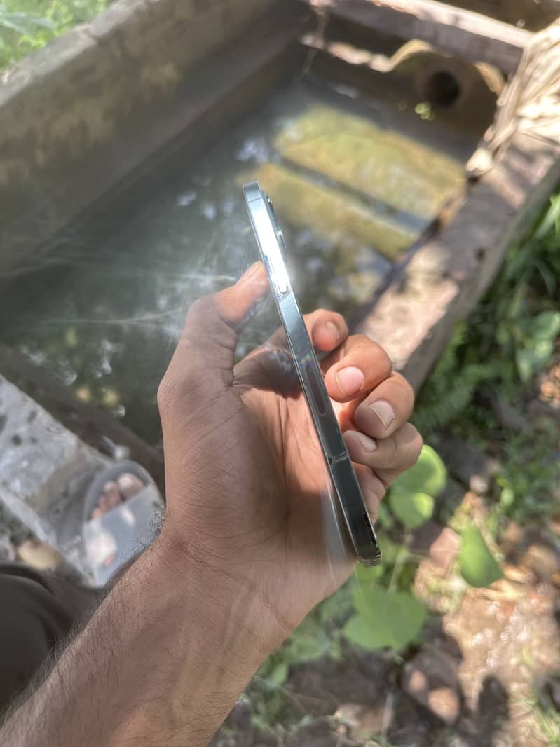 iPhone 12 pro max 3