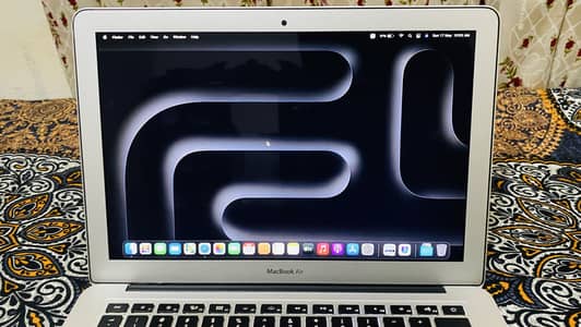 MacBook Air 2013/.  8GB Ram 128GB Hard