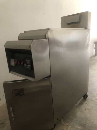 16 liter auto fryer just 1 month used